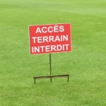 Interdiction utilisation terrain de football